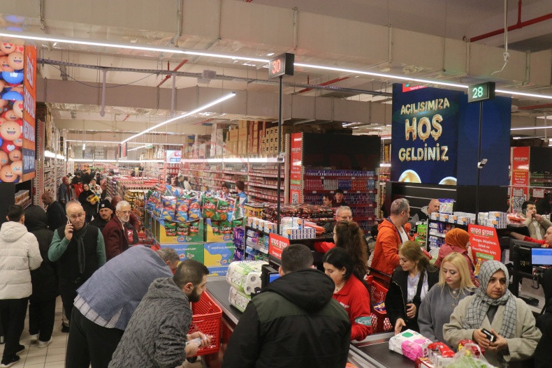 Sakarya Magaza Acilisi Izdiham (2)