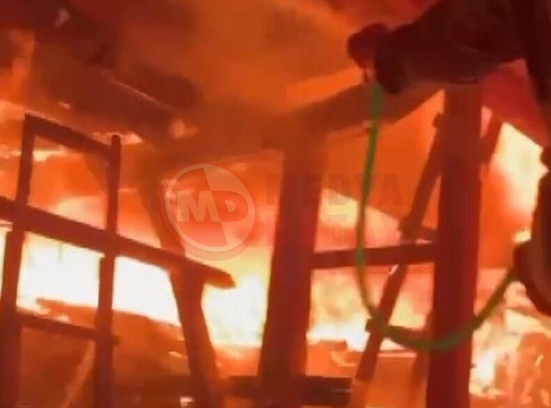 Ahsap Ev Alev Topuna Dondu (2)