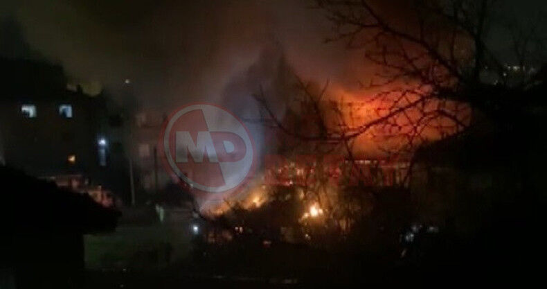 Ahsap Ev Alev Topuna Dondu (3)