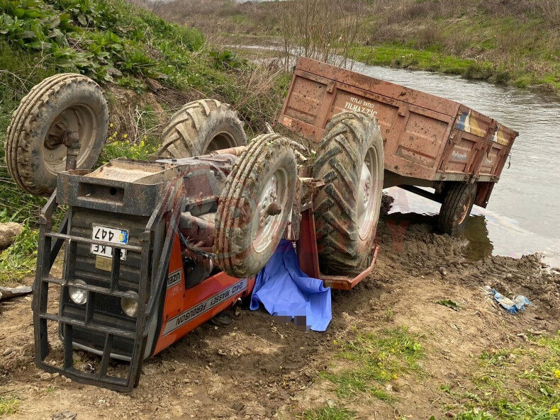 Devrilen Traktorun Altinda Hayatini Kaybetti (2)