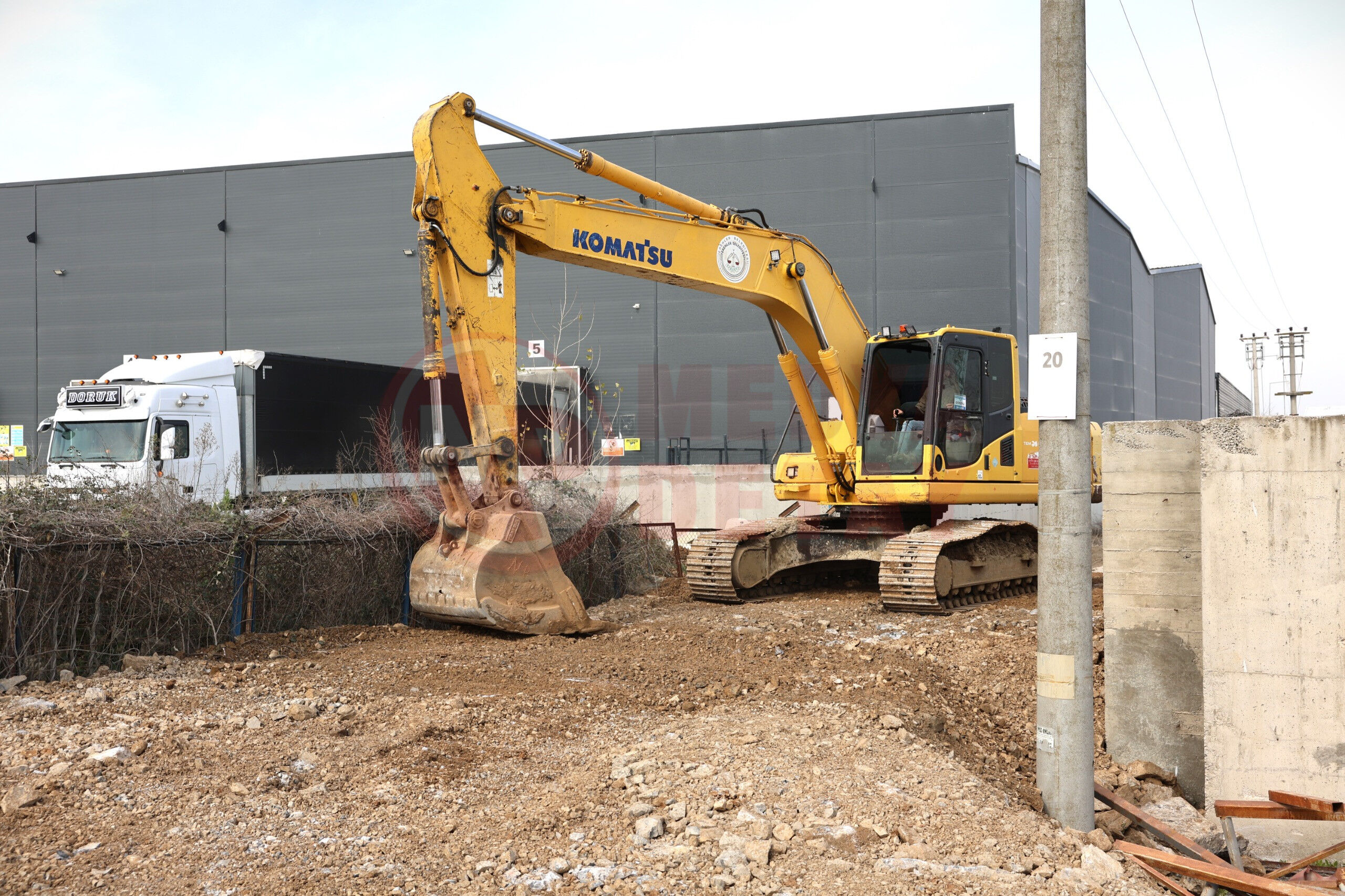 Erenler Beledi̇yesi̇ Ağiz Ve Di̇ş Sağliği Hastanesi̇ Alaninda Çalişmalarini Sürdürüyor (1)