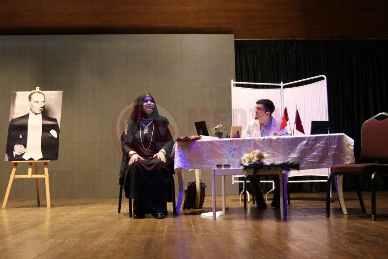 Serdivanda Dunya Tiyatro Gunu Coskusu