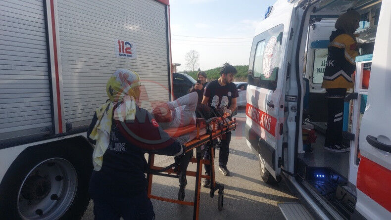 Kavsakta Iki Otomobil Carpisi