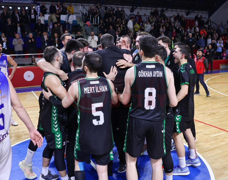 Sakarya Buyuksehir Basketbol Birinci Lige Yukseldi (2)