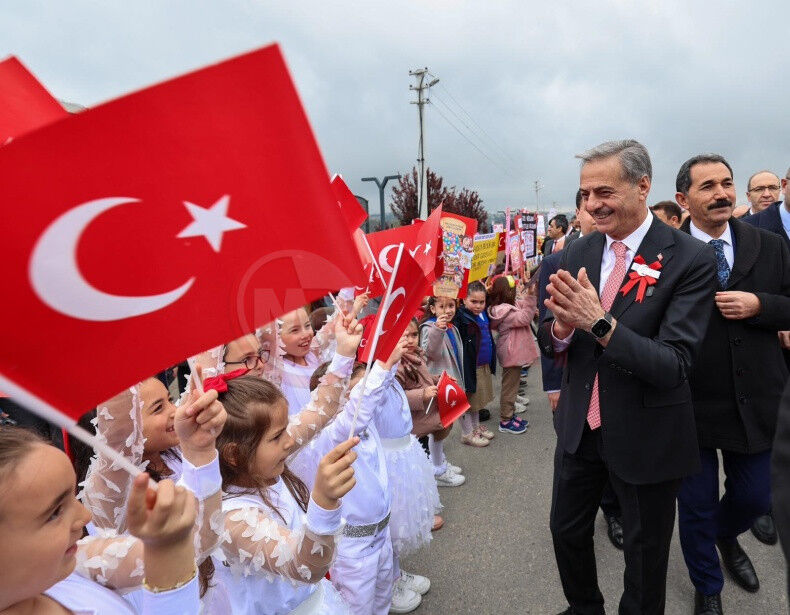 Yusuf Alemder 23 Nisan Kutlamalarina Katildi (2)