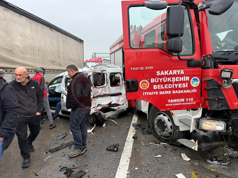 Itfaiye Araci Zincirleme Kaza4