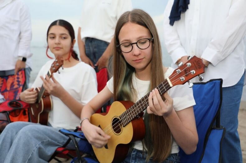 Karadenize Karanfil Biraktilar (2)