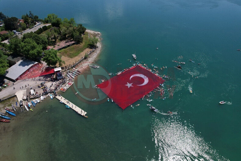 Sapanca Golunde Turk Bayragi Acildi (3)