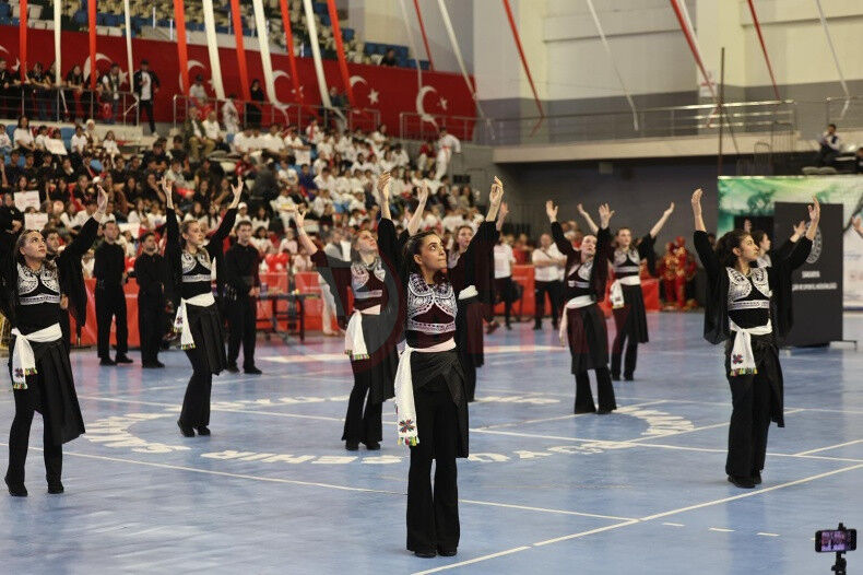 Serdivan Kapali Spor Salonu 19 Mayis Coskusu (2)