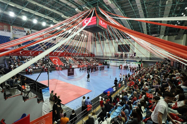 Serdivan Kapali Spor Salonu 19 Mayis Coskusu (3)