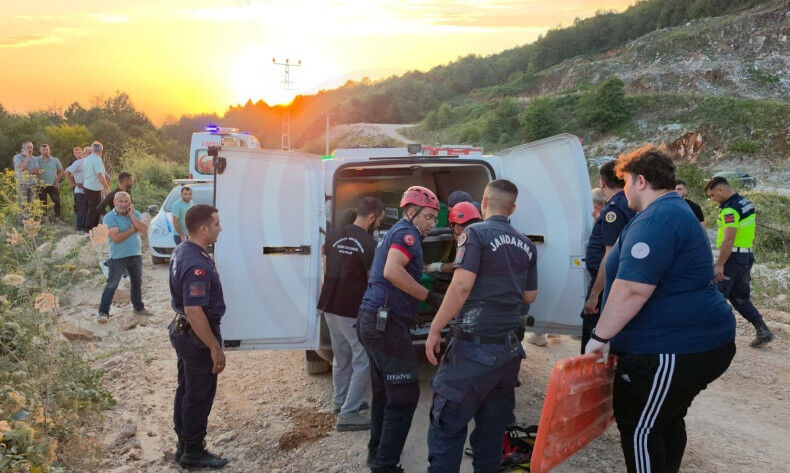 Sarampole Devrilen Tir Surucusu Hayatini Kaybetti (2)