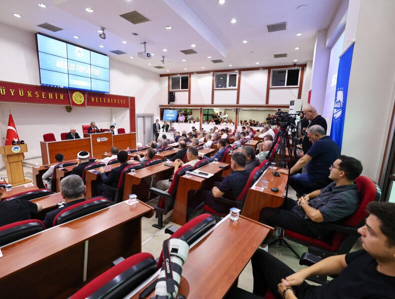 Sakarya Buyuksehir Belediye Meclisi Toplaniyor (2)