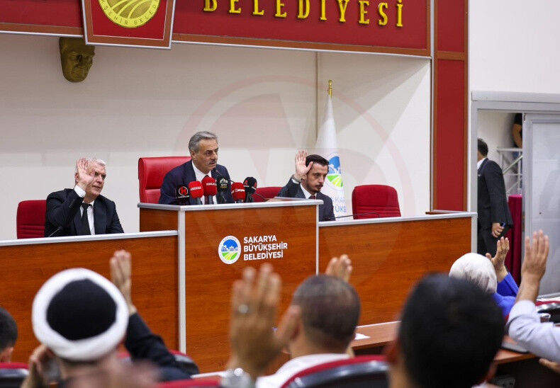 Sakarya Buyuksehir Belediye Meclisi Toplaniyor (3)