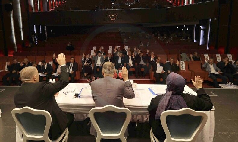 Adapazarı’da çalışmalar dört bir koldan sürüyor