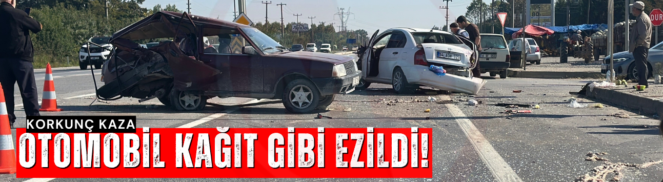 Korkunç kaza: Otomobil kağıt gibi ezildi!