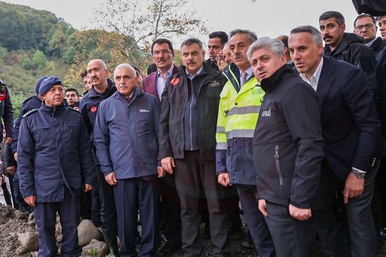 İçişleri Bakanı Çiftçi Sakarya'da: "Afetin izlerini sileceğiz"