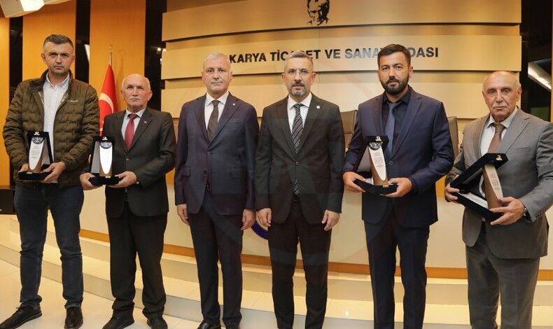 SATSO meclis üyeleri son mecliste plaketle onurlandırıldı